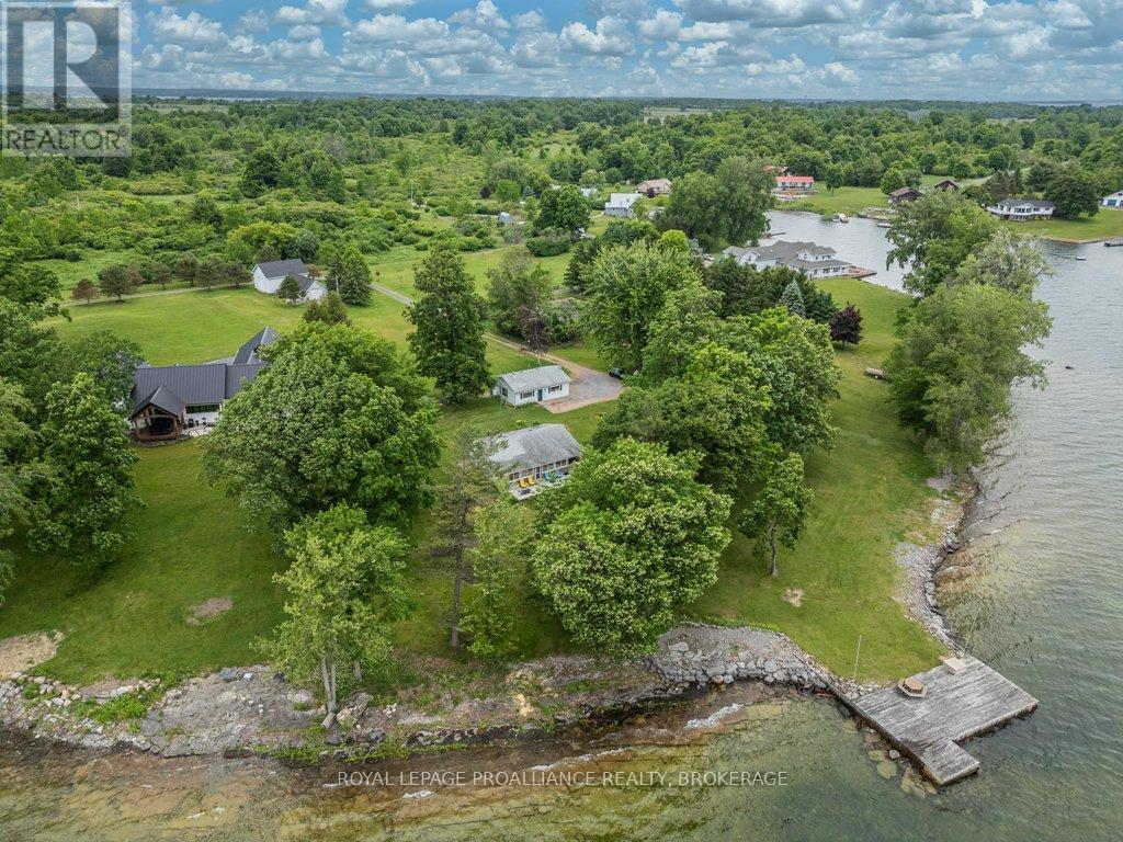 27 BERRY LANE, Frontenac Islands, Ontario