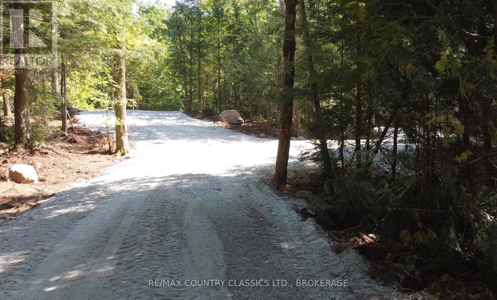 35 Maple View Court, Addington Highlands, Ontario  K0H 1K0 - Photo 3 - X12246710