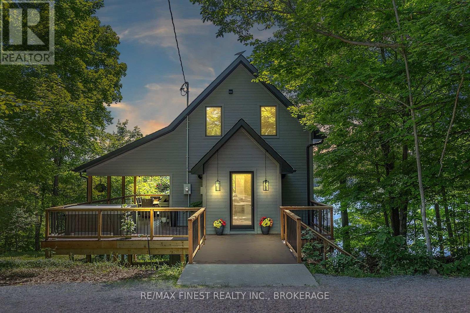 1005 MACDONALD LANE, Frontenac, Ontario