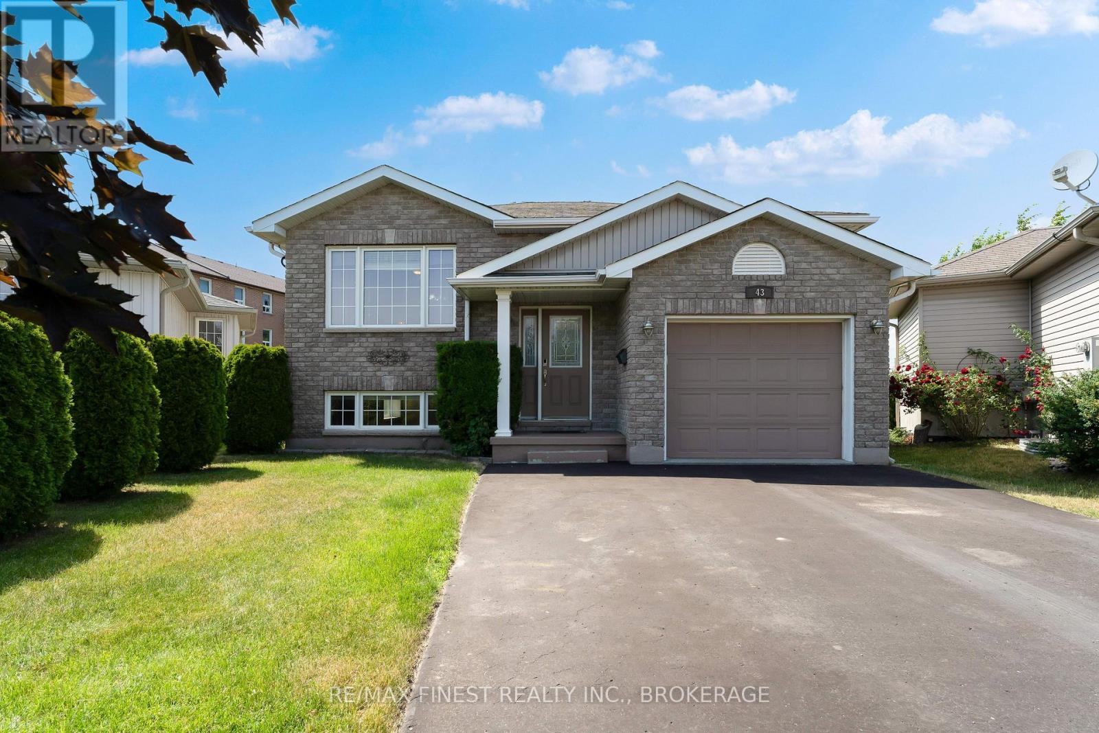 43 FOLLWELL CRESCENT, Belleville, Ontario