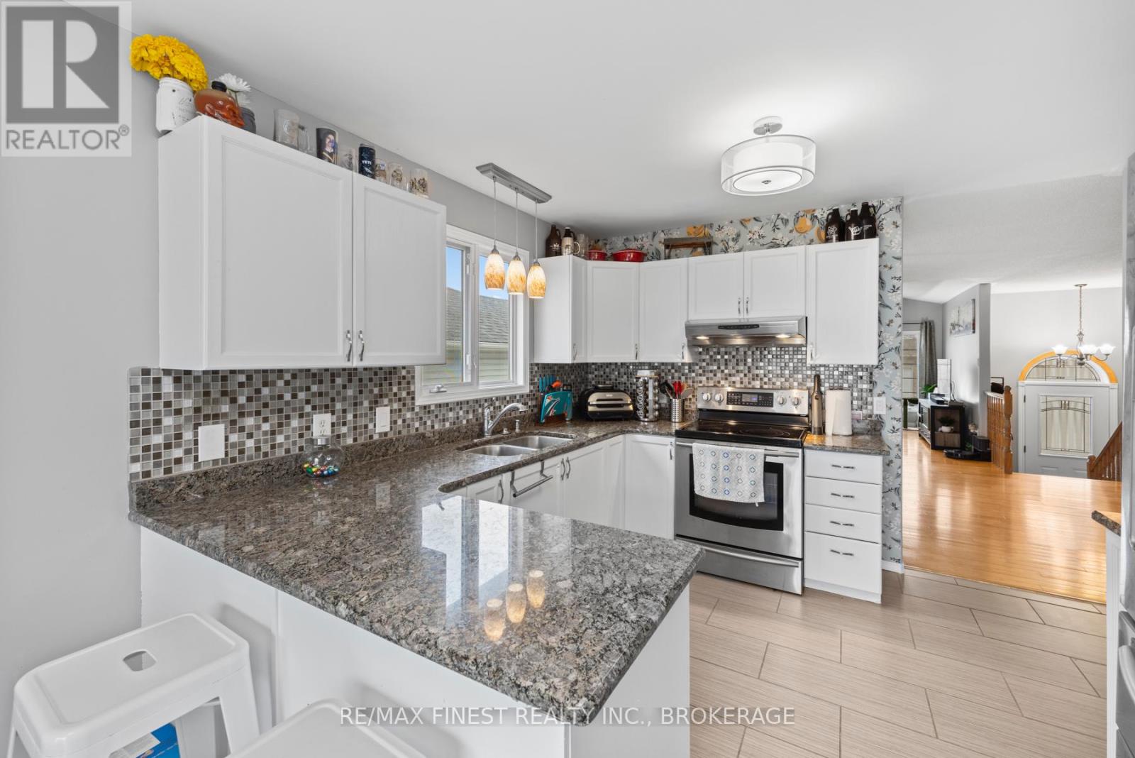 1001 Bluffwood Avenue, Kingston, Ontario  K7K 7K6 - Photo 10 - X12246815