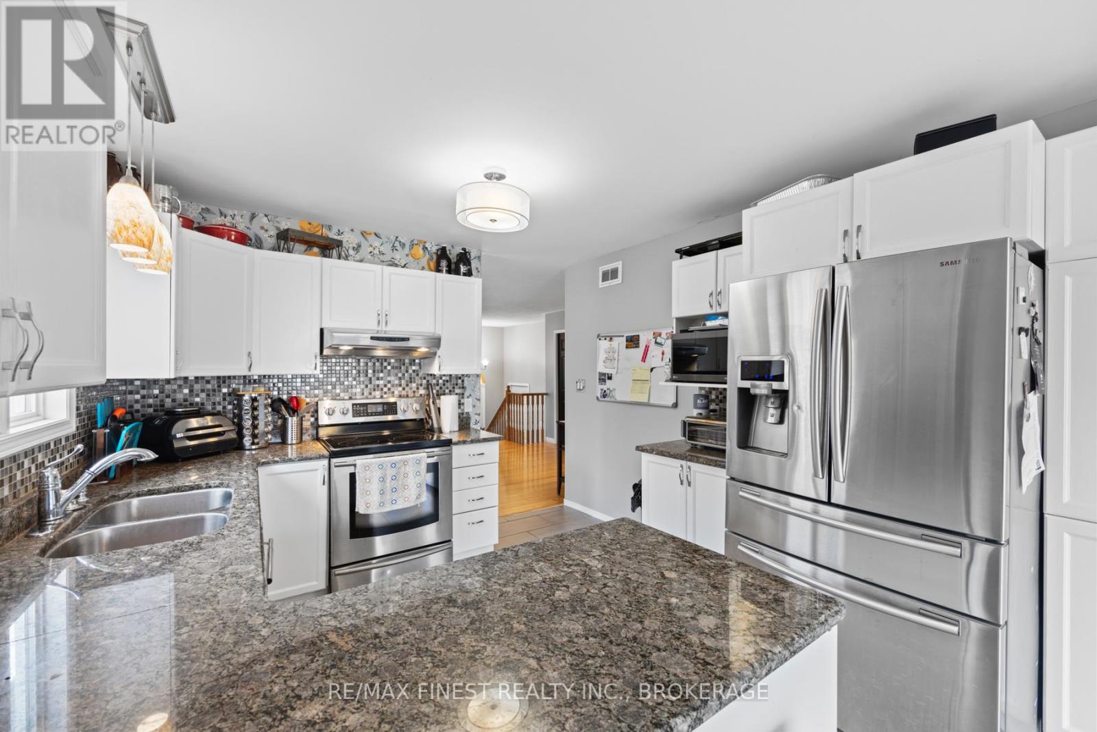 1001 Bluffwood Avenue, Kingston, Ontario  K7K 7K6 - Photo 11 - X12246815