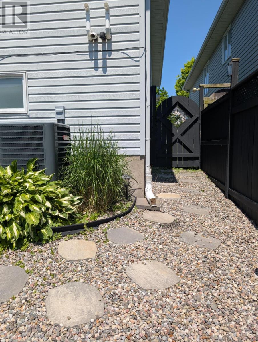 1001 Bluffwood Avenue, Kingston, Ontario  K7K 7K6 - Photo 38 - X12246815
