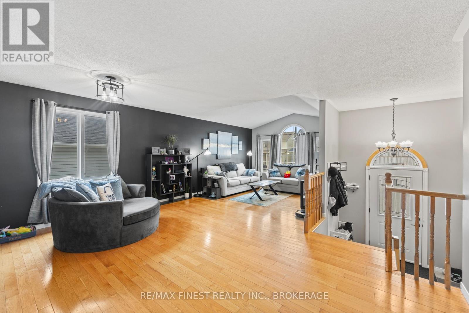 1001 Bluffwood Avenue, Kingston, Ontario  K7K 7K6 - Photo 4 - X12246815