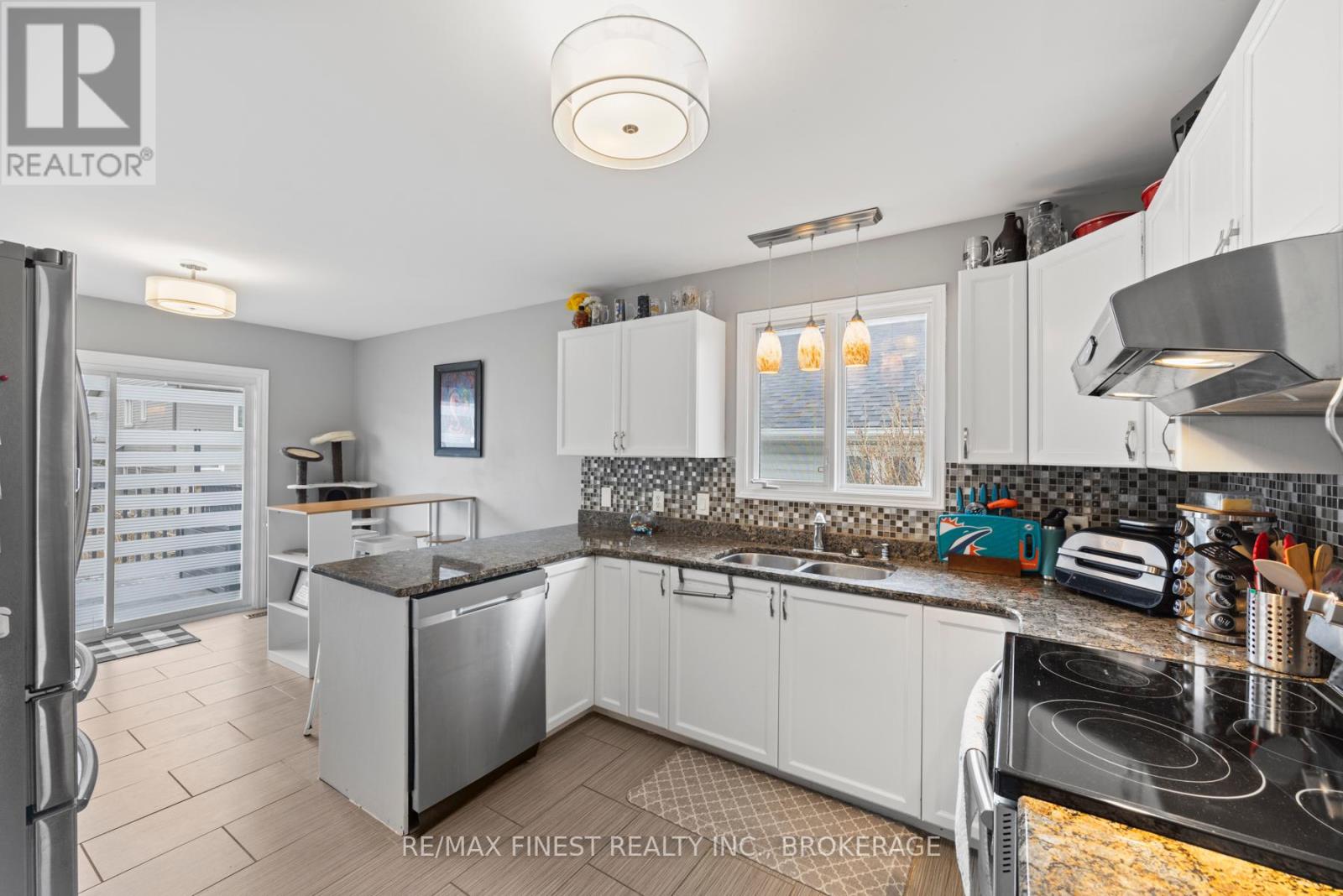 1001 Bluffwood Avenue, Kingston, Ontario  K7K 7K6 - Photo 9 - X12246815