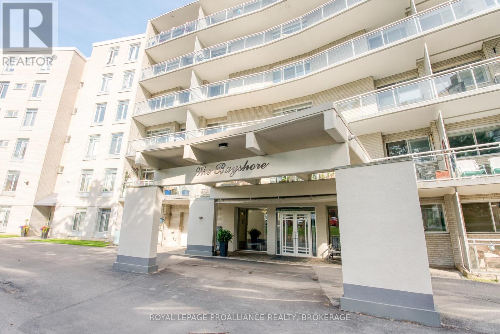 305 - 1 MOWAT AVENUE, Kingston, Ontario