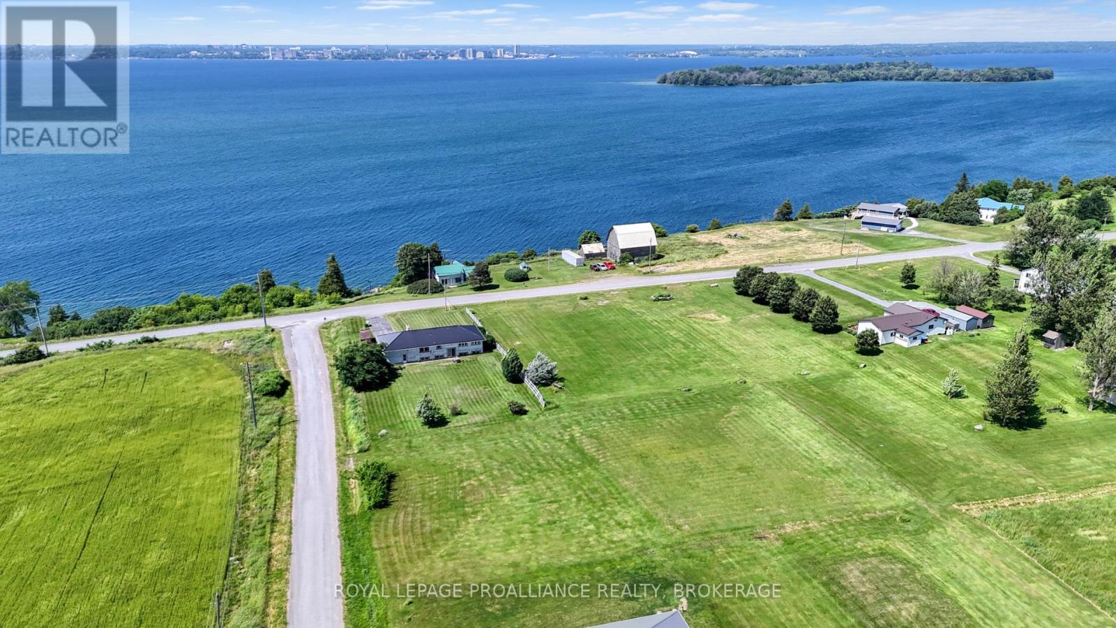 631 Highway 96, Frontenac Islands, Ontario K0H 2Y0 - Photo 6 - X12249955