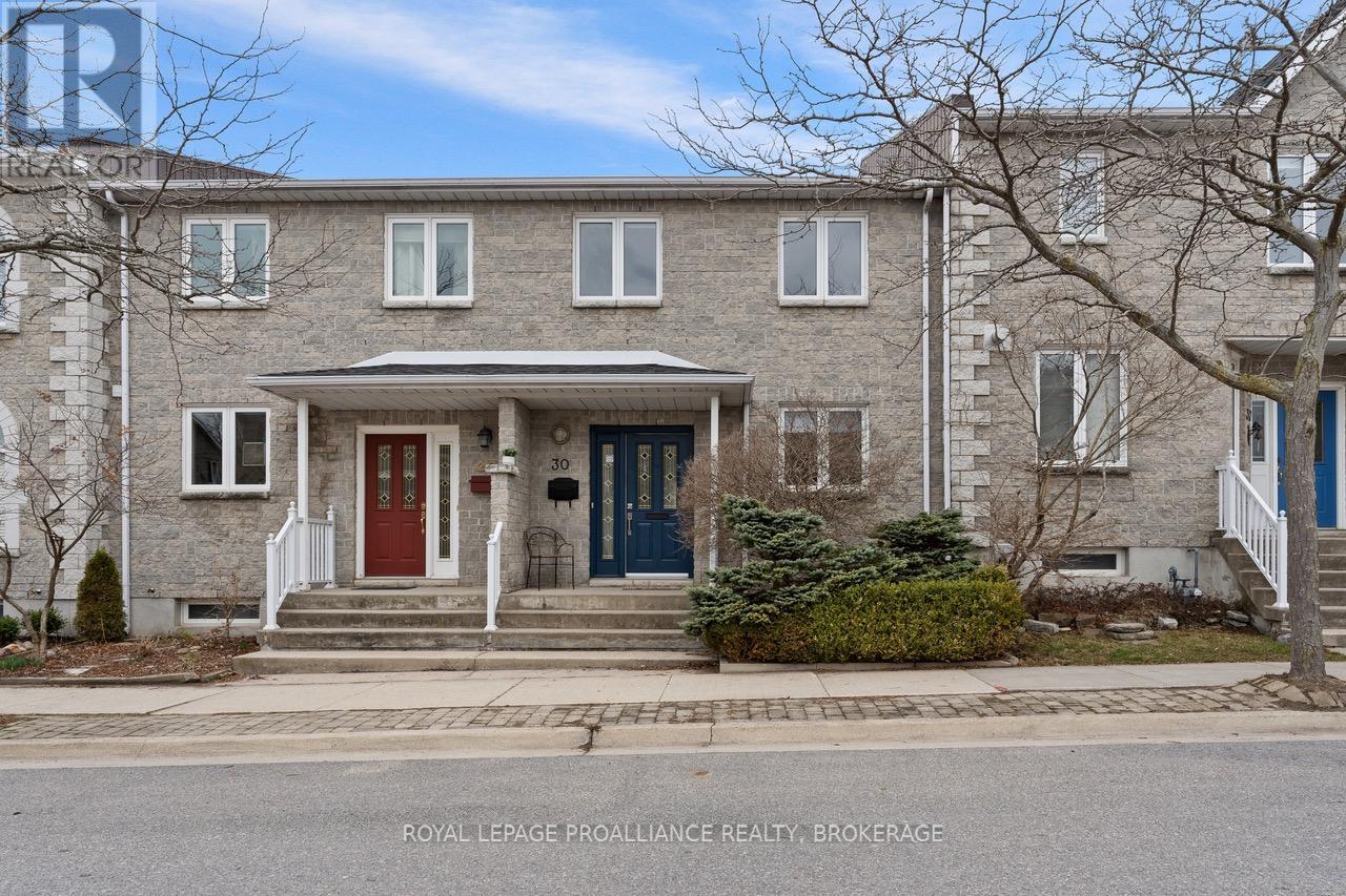 30 YONGE STREET, Kingston, Ontario