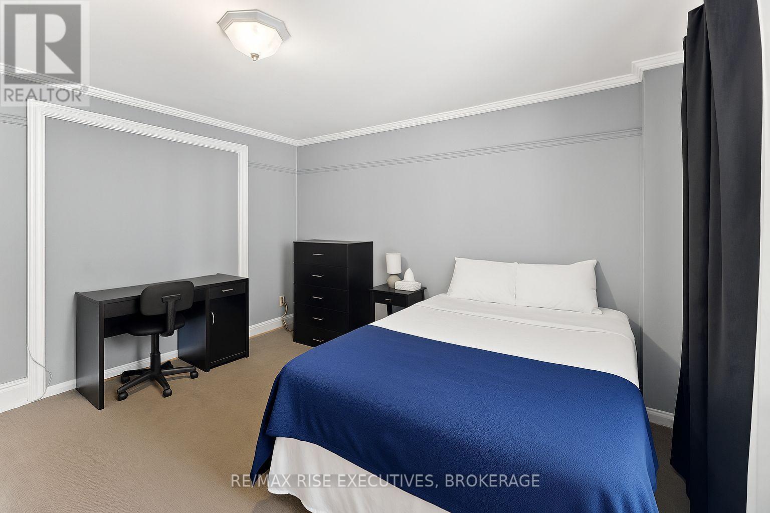 135 Nelson Street, Kingston, Ontario  K7L 3W9 - Photo 6 - X12255852