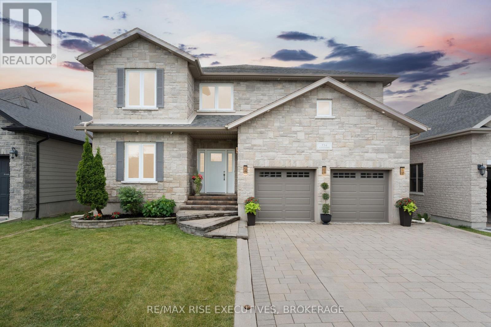 734 KANANASKIS DRIVE, Kingston, Ontario
