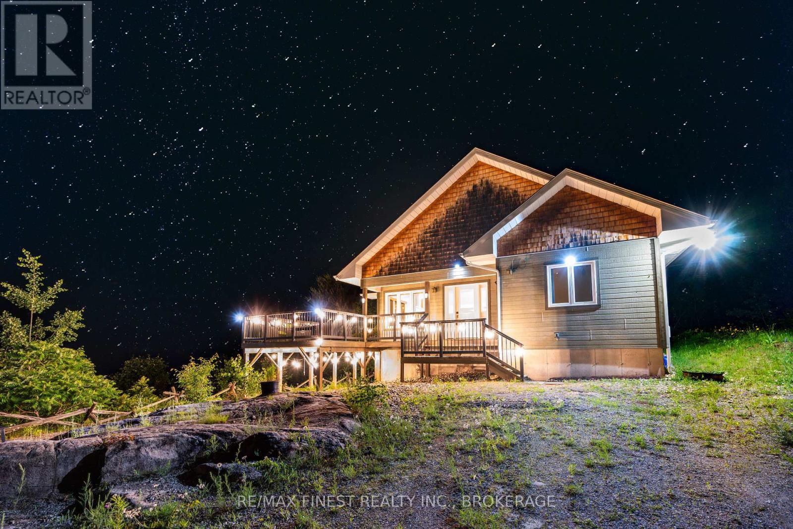2092 BEACH ROAD, Frontenac, Ontario
