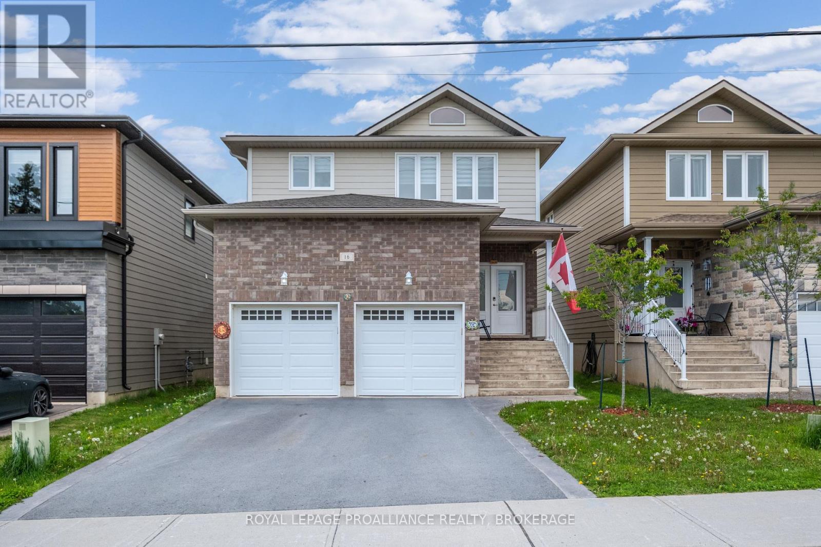 16 PARK CRESCENT, Loyalist, Ontario