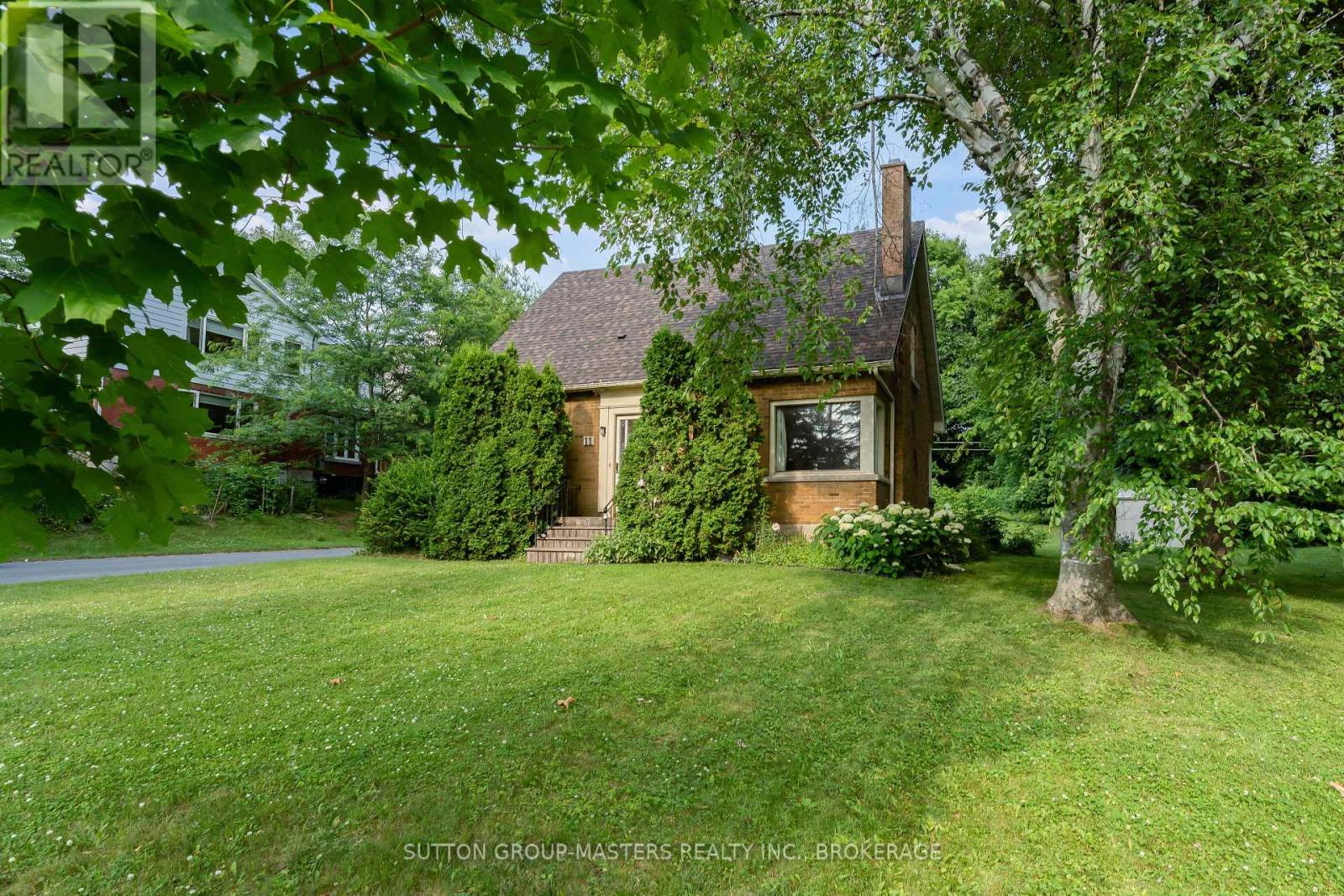 11 GRENVILLE ROAD, Kingston, Ontario