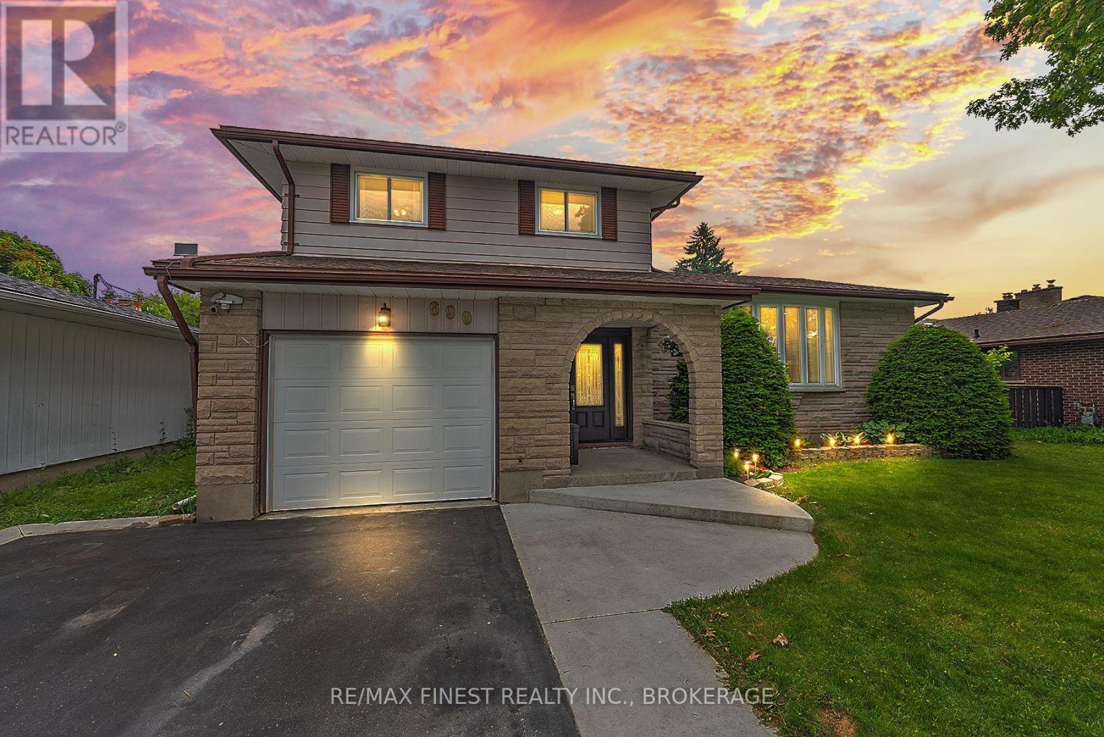 690 HARROW PLACE, Kingston, Ontario