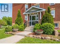 405 - 550 TALBOT PLACE, Gananoque, Ontario