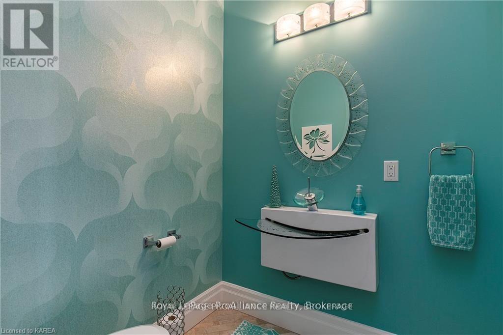 1618 St Lawrence Avenue, Kingston, Ontario K7L 4V1 - Photo 41 - X12262863