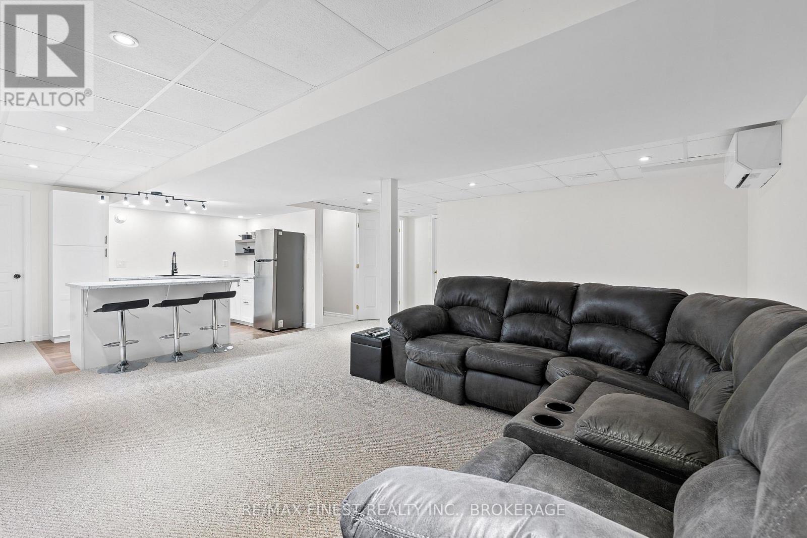 995 Swanfield Street, Kingston, Ontario  K7M 0A6 - Photo 27 - X12267068