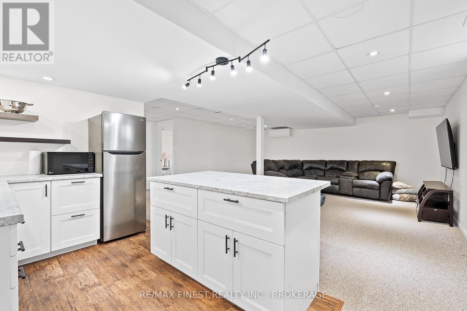 995 Swanfield Street, Kingston, Ontario  K7M 0A6 - Photo 30 - X12267068