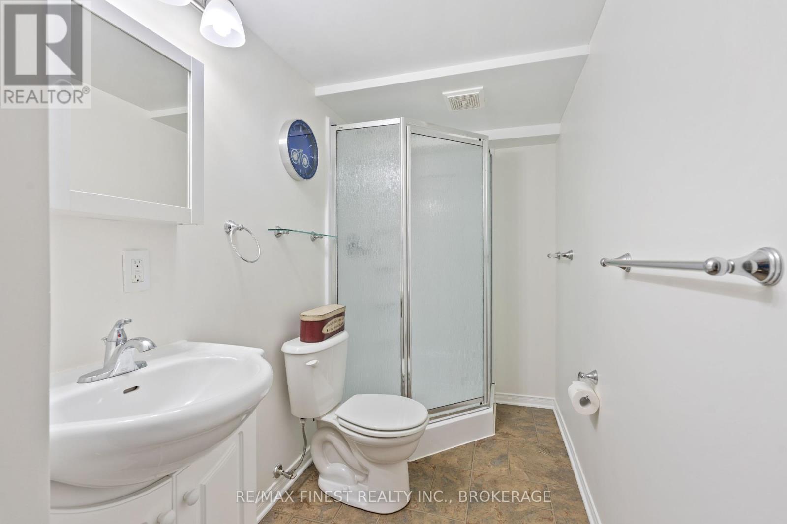 995 Swanfield Street, Kingston, Ontario  K7M 0A6 - Photo 34 - X12267068