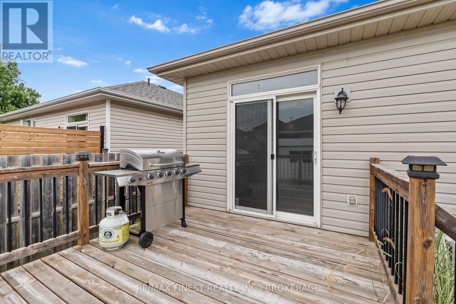 995 Swanfield Street, Kingston, Ontario  K7M 0A6 - Photo 38 - X12267068