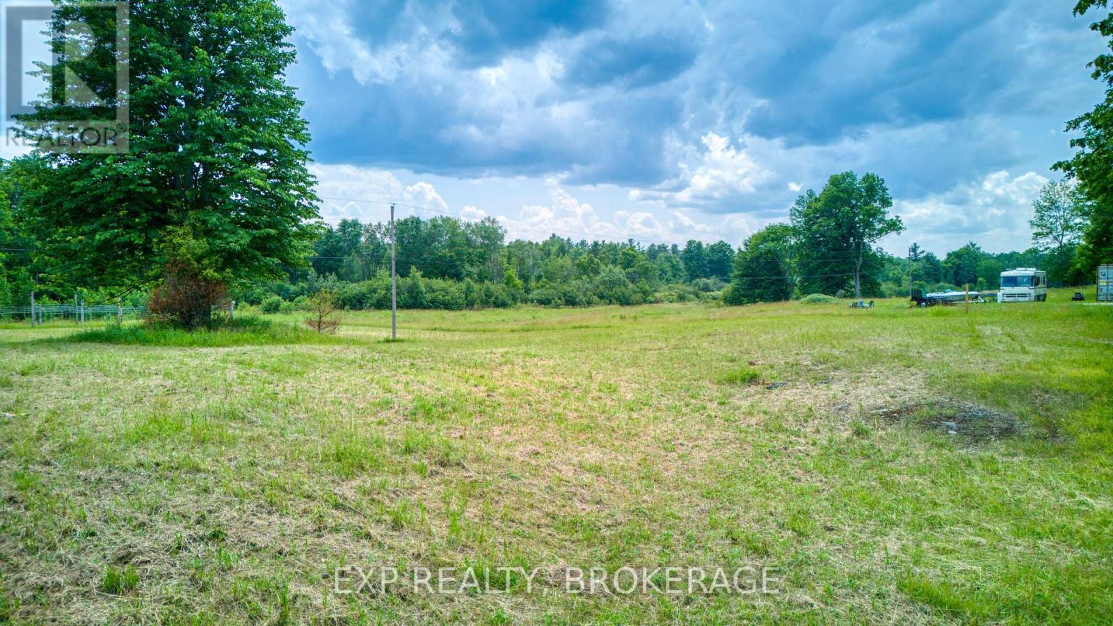 2260 Fifth Lake Road, Frontenac, Ontario K0H 2K0 - Photo 8 - X12269468