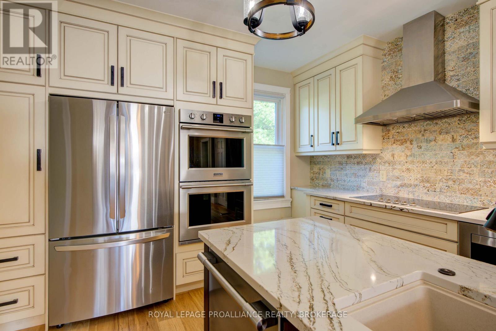 6 Spring Street N, Westport, Ontario  K0G 1X0 - Photo 5 - X12274065