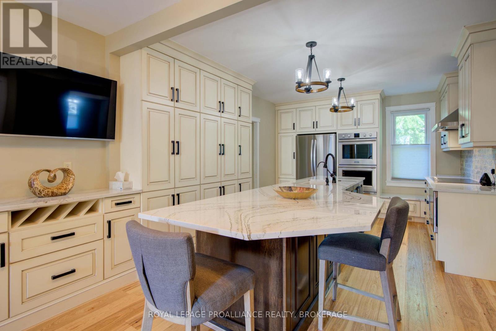 6 Spring Street N, Westport, Ontario  K0G 1X0 - Photo 9 - X12274065