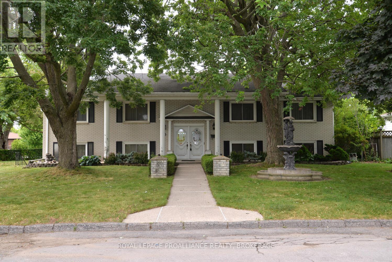6 MICHAEL GRASS CRESCENT, Kingston, Ontario