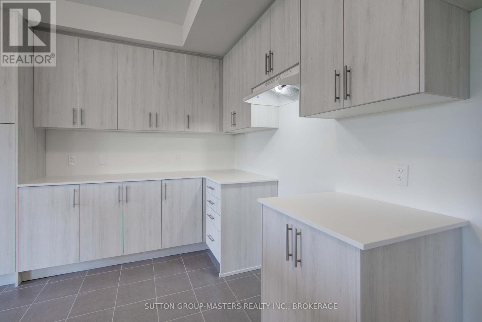102 Oakmont Drive, Loyalist, Ontario  K0H 1G0 - Photo 10 - X12276358