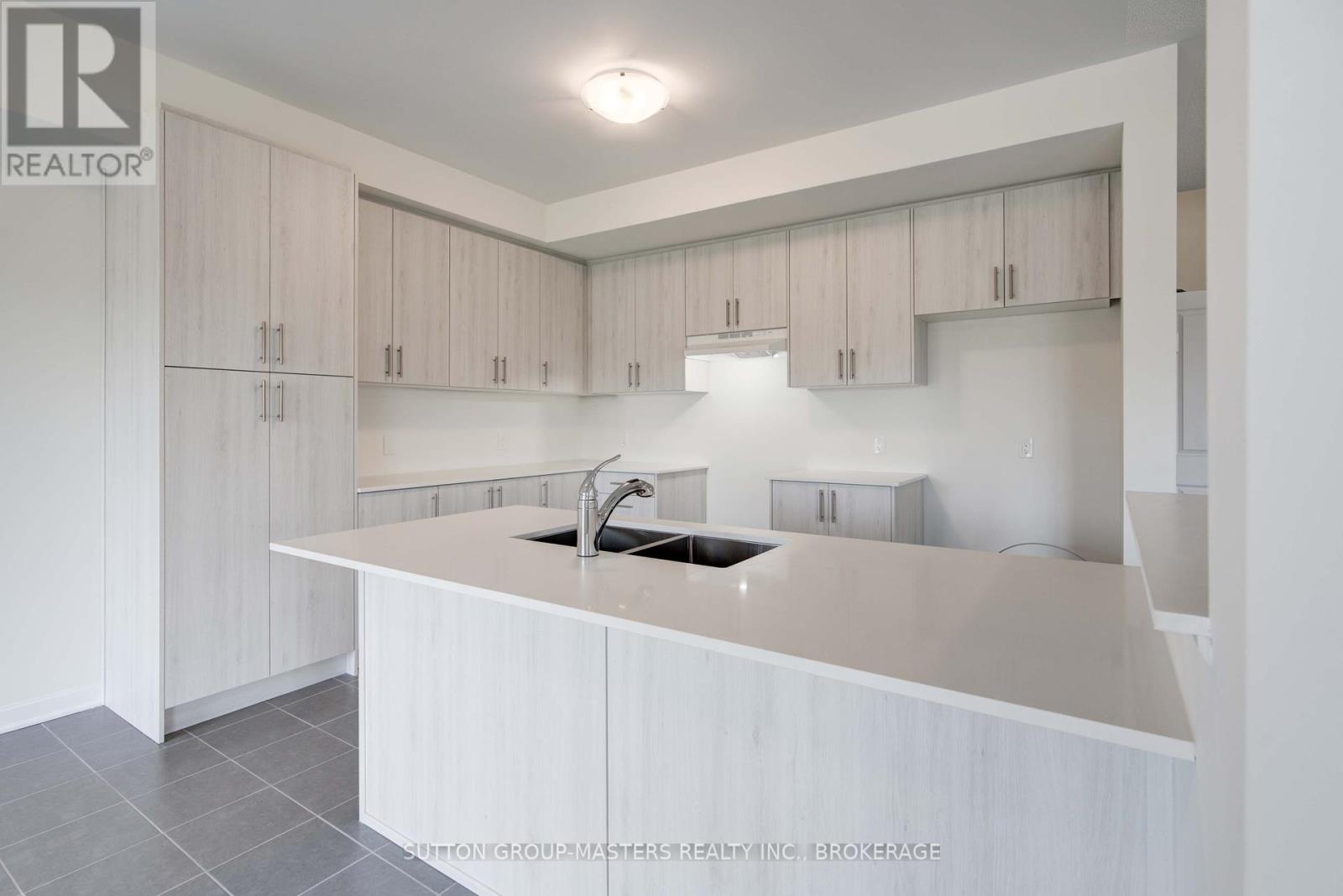102 Oakmont Drive, Loyalist, Ontario  K0H 1G0 - Photo 11 - X12276358