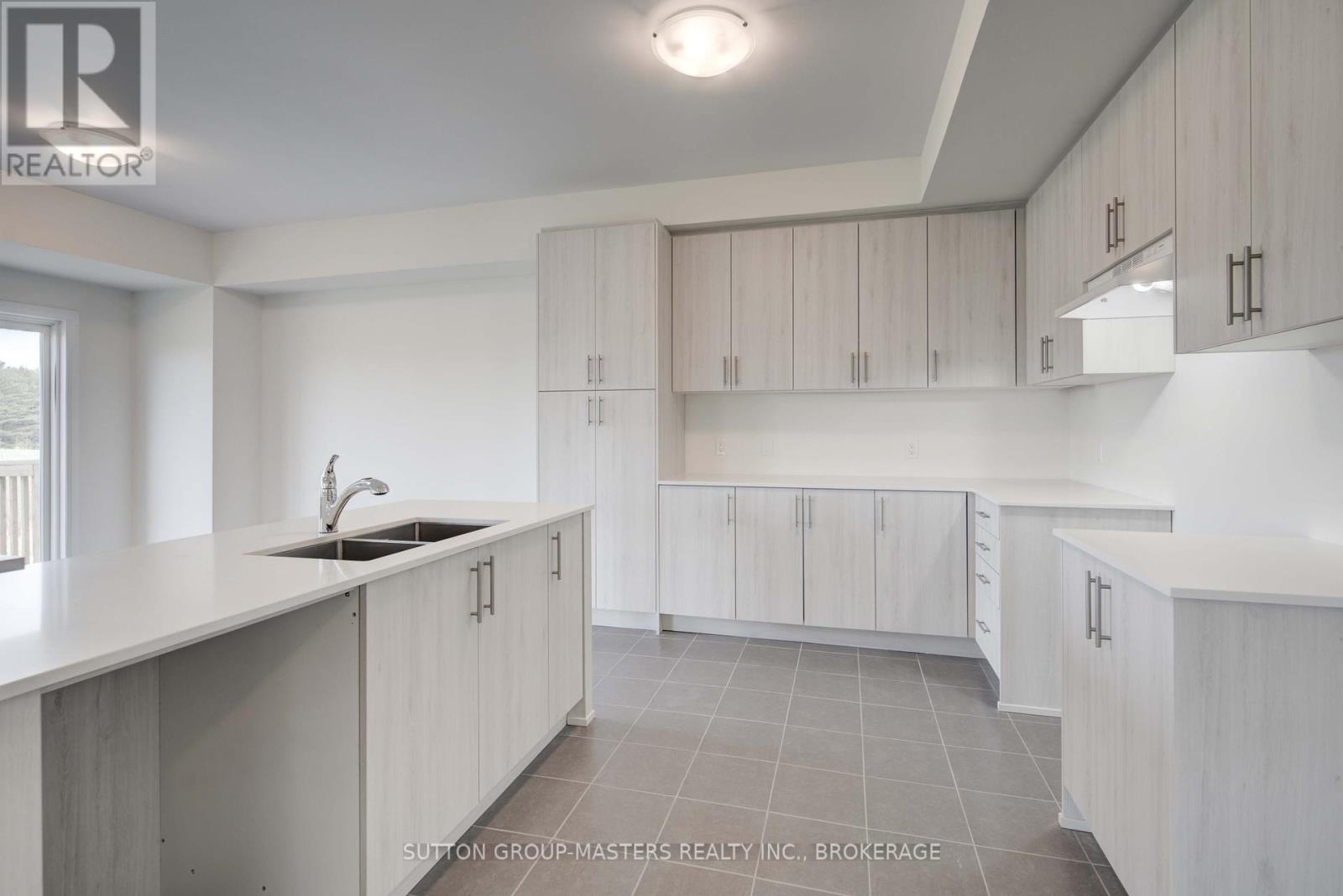 102 Oakmont Drive, Loyalist, Ontario  K0H 1G0 - Photo 9 - X12276358
