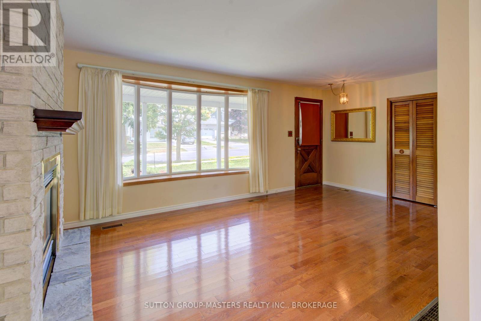 344 Norman Rogers Drive, Kingston, Ontario  K7M 2R8 - Photo 4 - X12276628