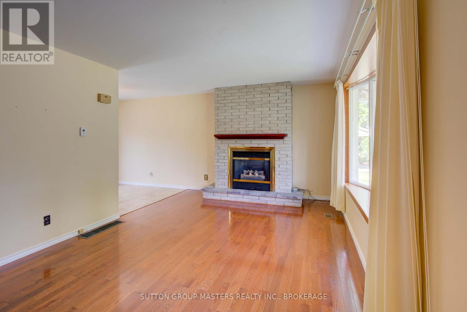 344 Norman Rogers Drive, Kingston, Ontario  K7M 2R8 - Photo 6 - X12276628