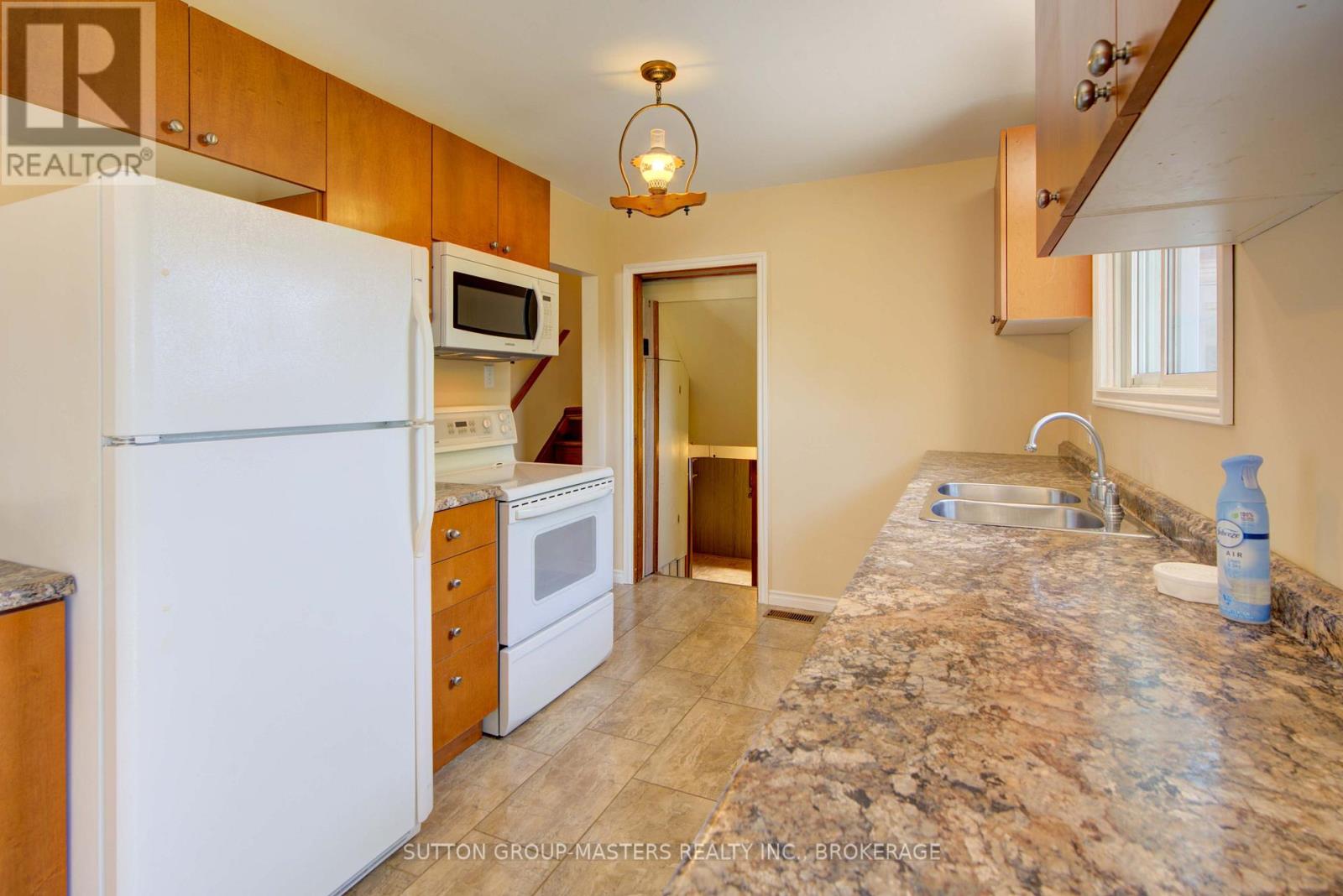 344 Norman Rogers Drive, Kingston, Ontario  K7M 2R8 - Photo 9 - X12276628