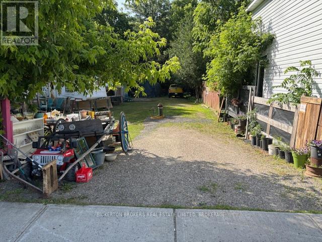 431 LYNDHURST ROAD, Leeds and the Thousand Islands, Ontario