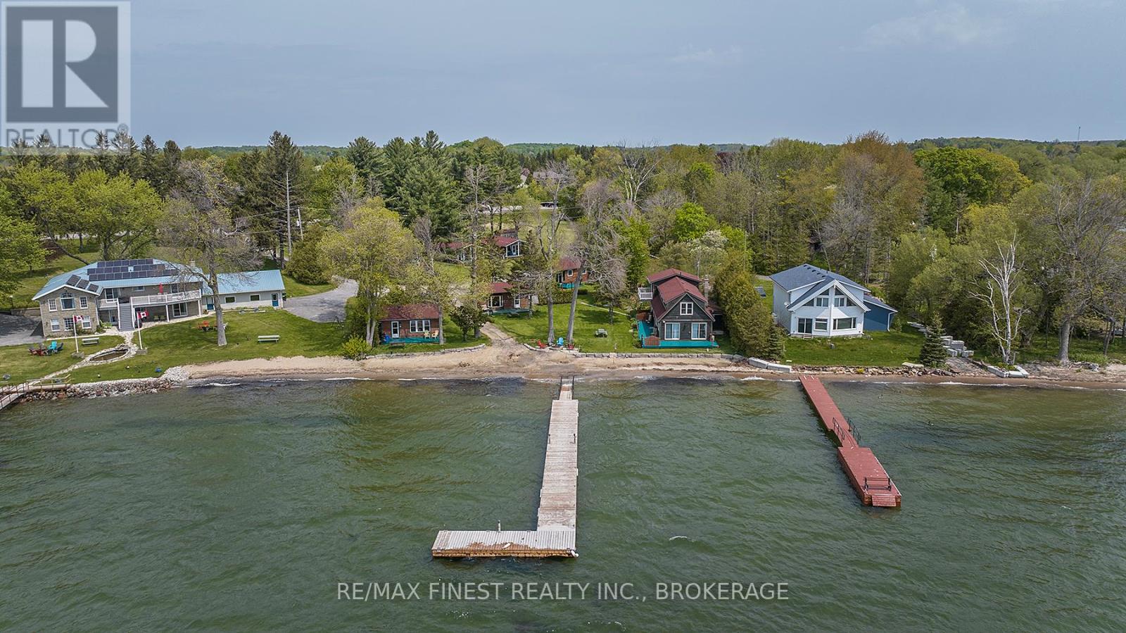 135 THOUSAND ISLANDS PARKWAY, Front of Leeds & Seeleys Bay, Ontario