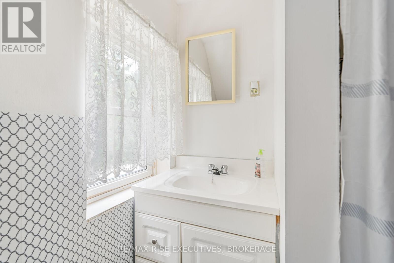 251 Briar Hill Road, Leeds And The Thousand Islands, Ontario  K0E 1N0 - Photo 23 - X12282403