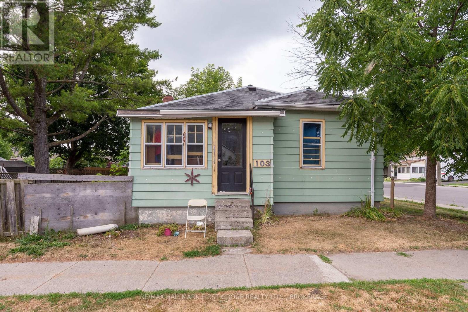 103 CENTRE STREET, Deseronto, Ontario