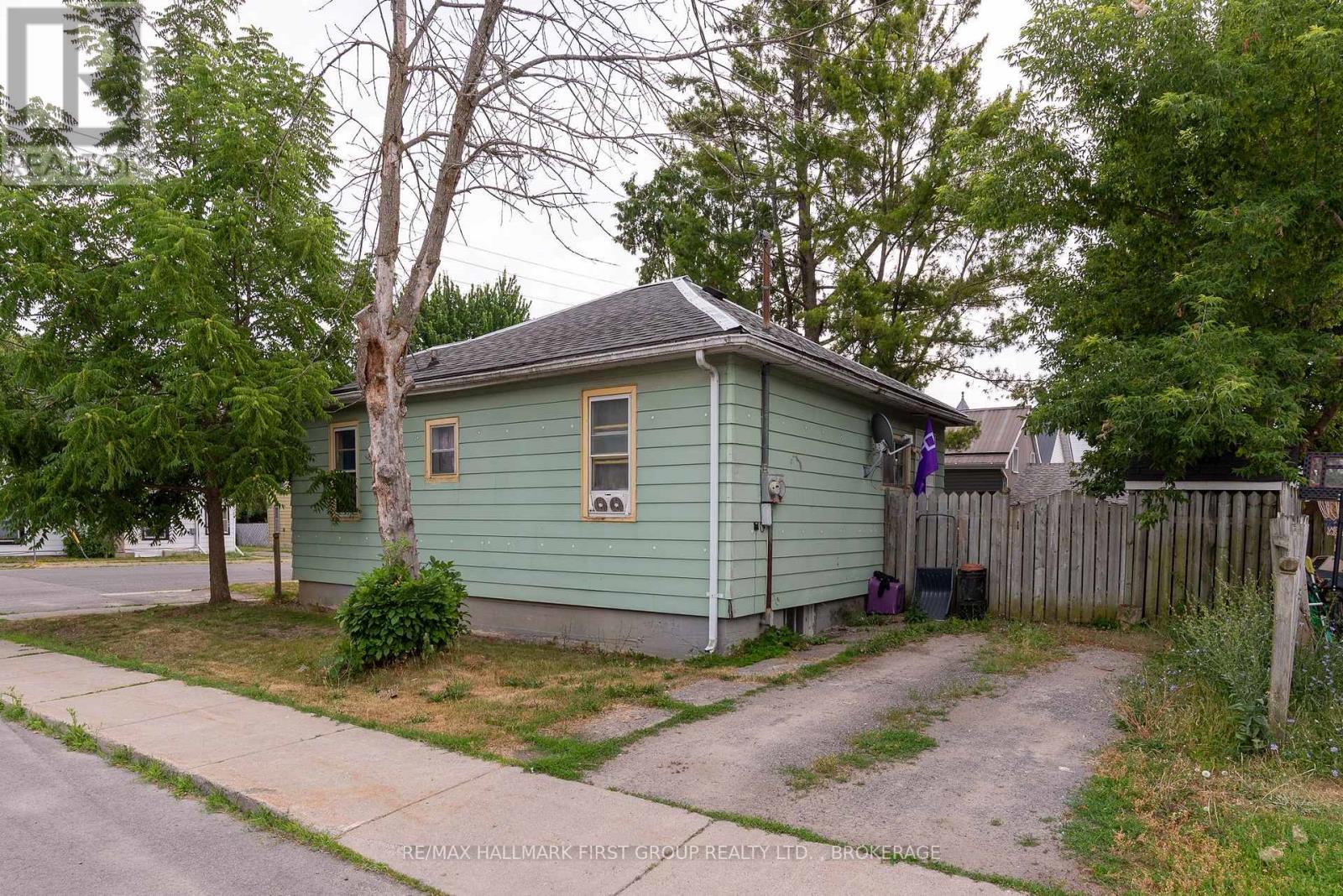 103 Centre Street, Deseronto, Ontario  K0K 1X0 - Photo 10 - X12282942