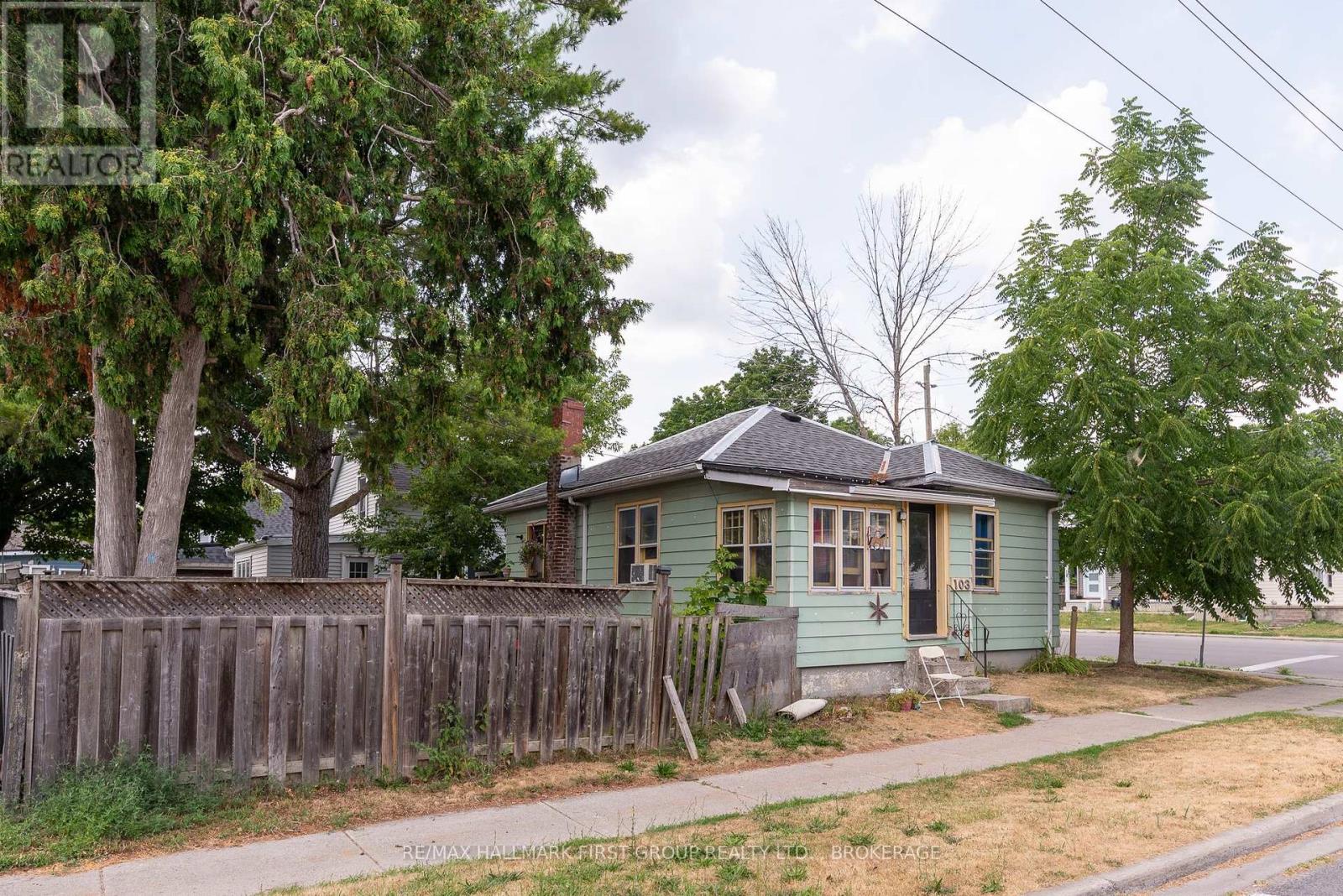 103 Centre Street, Deseronto, Ontario  K0K 1X0 - Photo 5 - X12282942