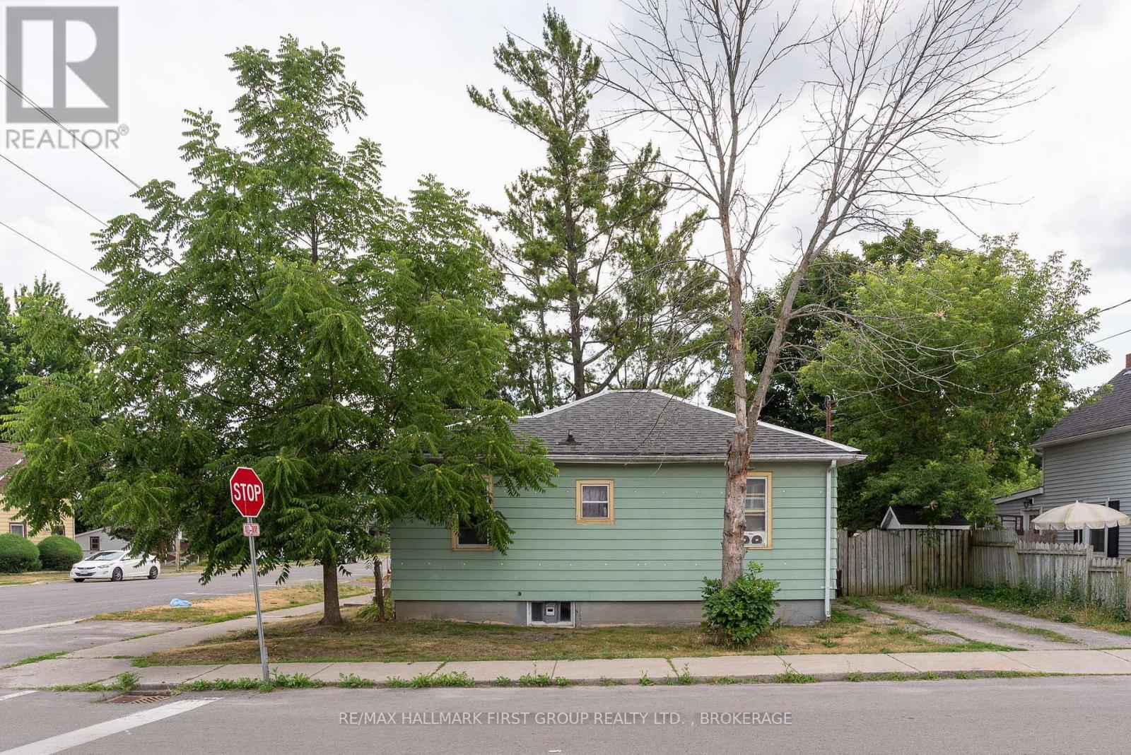 103 Centre Street, Deseronto, Ontario  K0K 1X0 - Photo 8 - X12282942