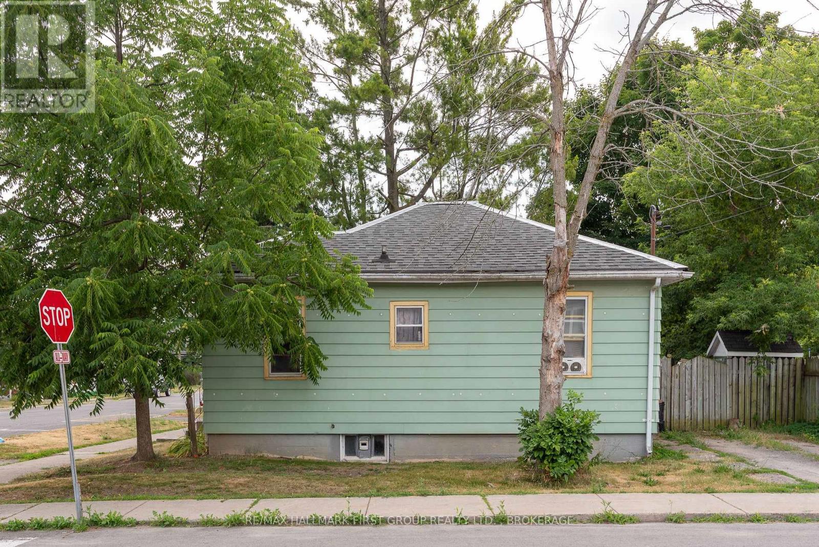 103 Centre Street, Deseronto, Ontario  K0K 1X0 - Photo 9 - X12282942