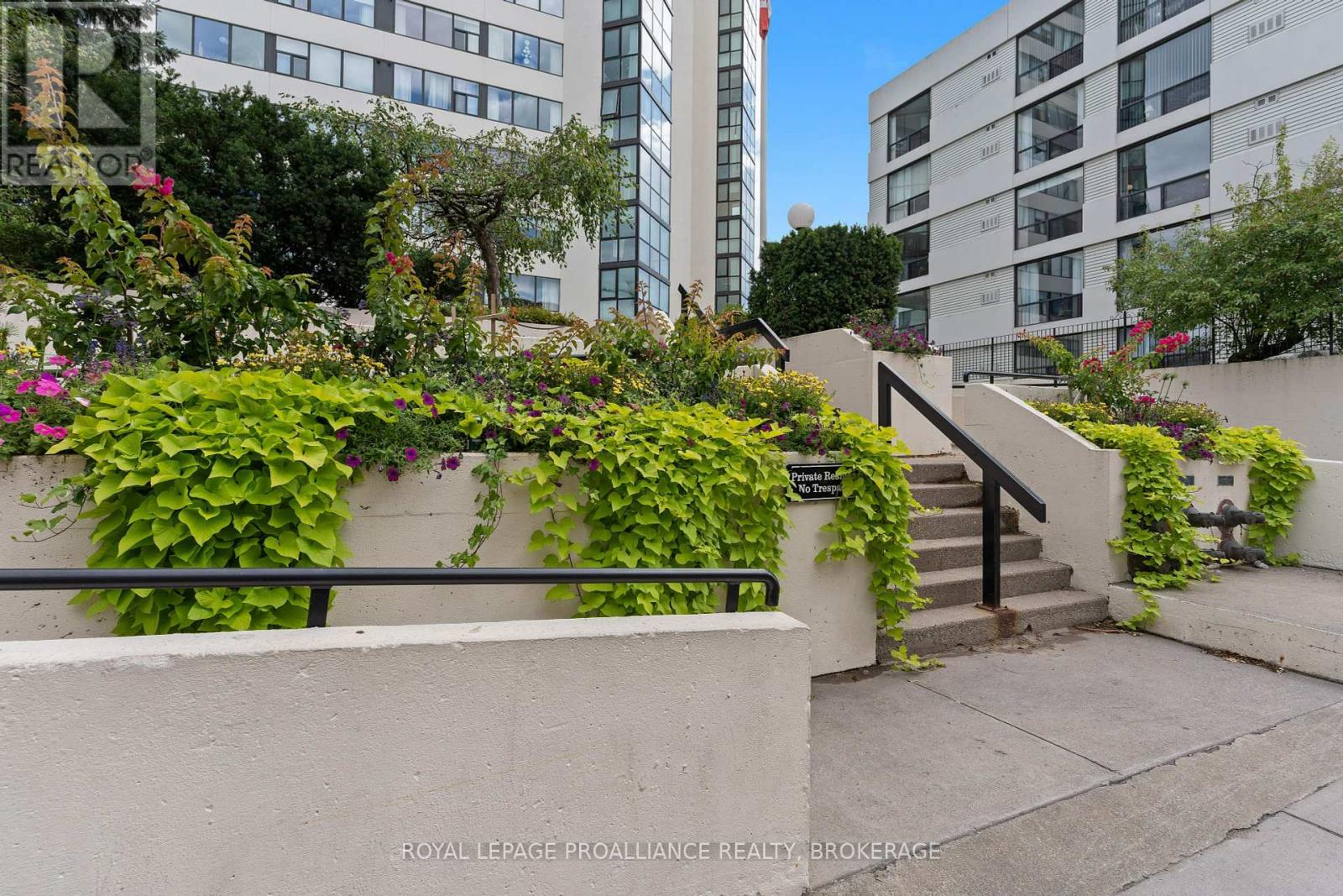 1203 - 185 Ontario Street, Kingston, Ontario  K7L 2Y7 - Photo 5 - X12283162