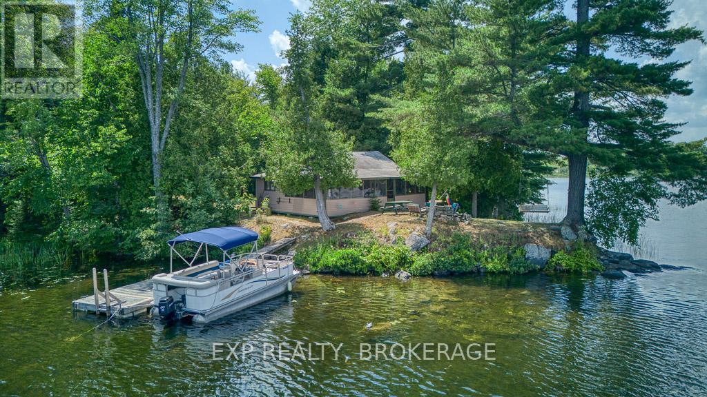 C ISLAND, Frontenac, Ontario