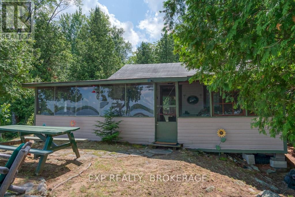 C Island, Frontenac, Ontario  K0H 2P0 - Photo 2 - X12283496