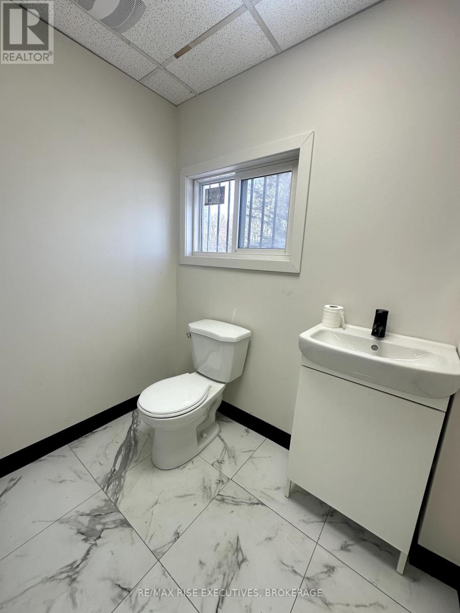 8 - 714 Front Road, Kingston, Ontario K7M 4L5 - Photo 10 - X12283846