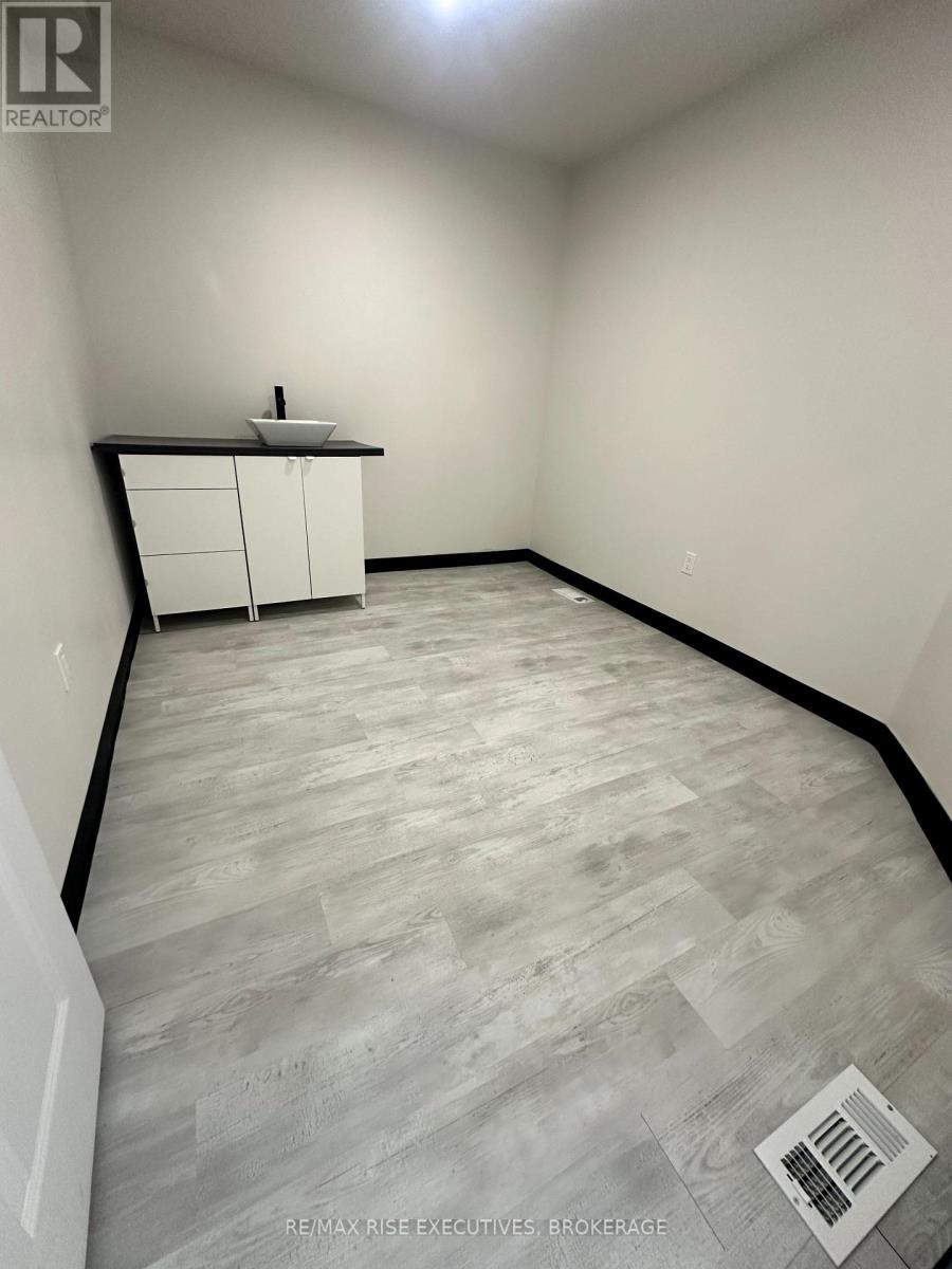 8 - 714 Front Road, Kingston, Ontario K7M 4L5 - Photo 18 - X12283846