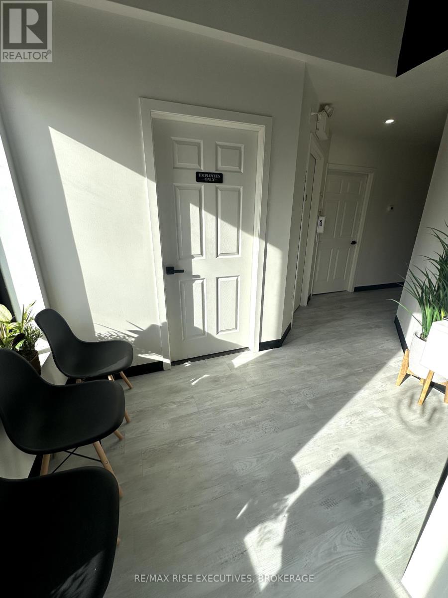 8 - 714 Front Road, Kingston, Ontario K7M 4L5 - Photo 5 - X12283846