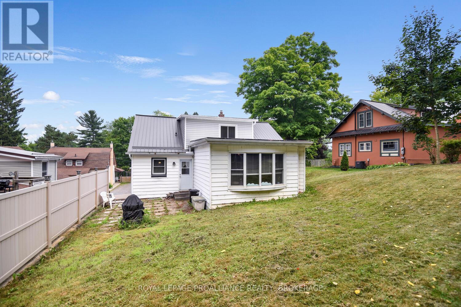 16 Mccready Street, Brockville, Ontario  K6V 5N3 - Photo 31 - X12287539