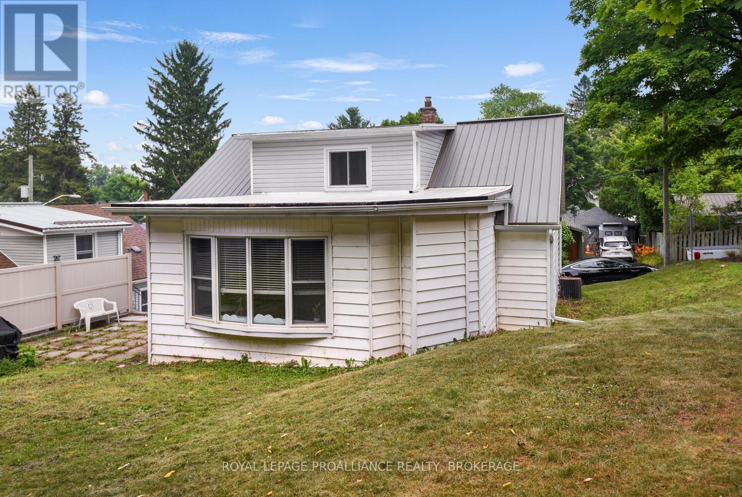16 Mccready Street, Brockville, Ontario  K6V 5N3 - Photo 32 - X12287539